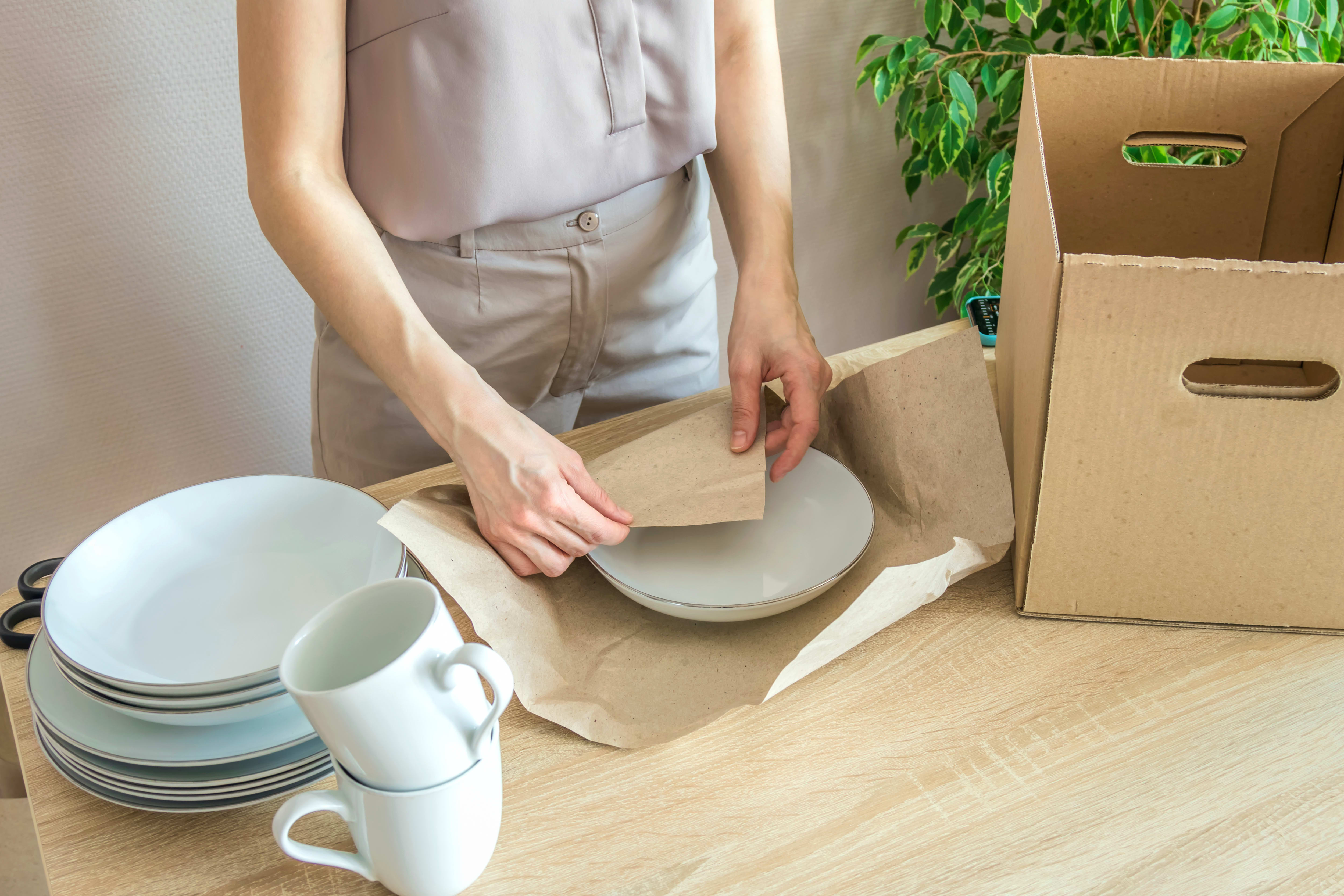packing dishes